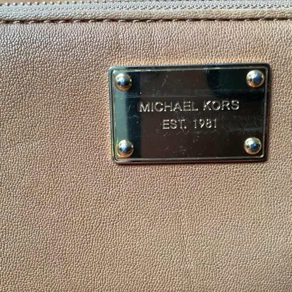 Michael Kors Jet Set Continental Wallet - Picture 3 of 11